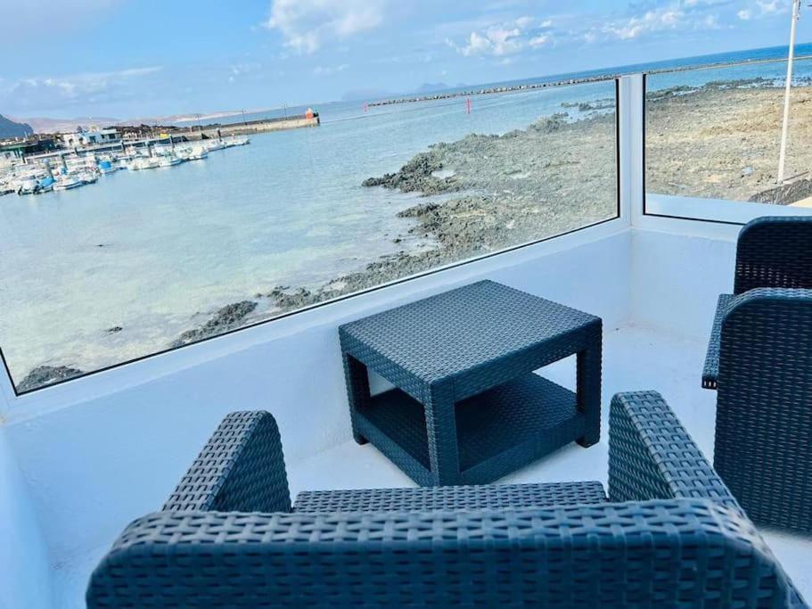 Orzola Oceanviews Apartment Екстериор снимка